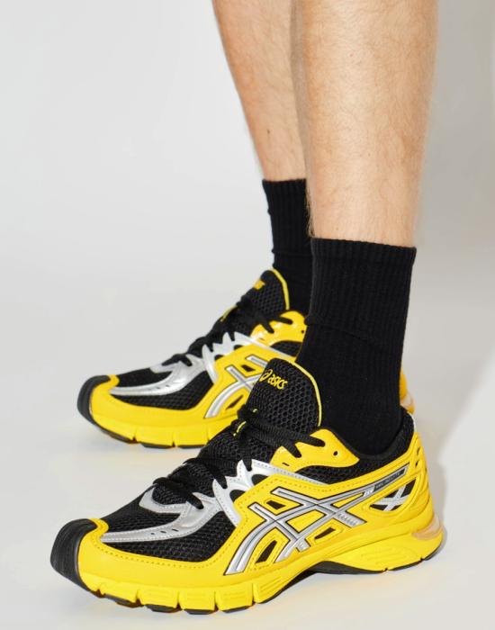 26FW 아식스 스니커즈 1203A886750 Gold - ASICS
