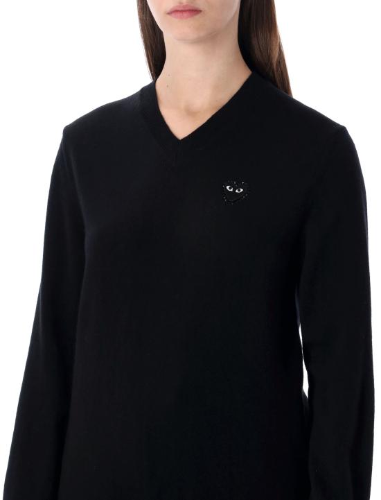 26FW 꼼데가르송 플레이 블랙 하트 x 라인스톤 브이넥 스웨터 AXN804051 BLACK - COMME DES GARCONS