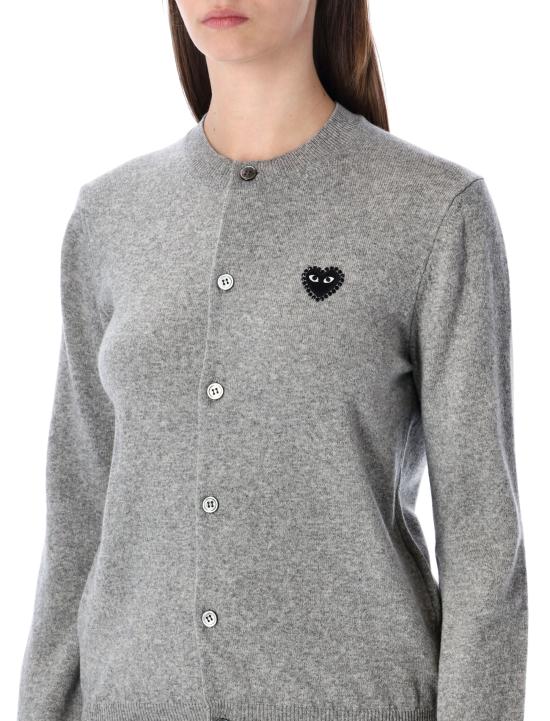 26FW 꼼데가르송 플레이 블랙 하트 x 라인스톤 라운드 넥 가디건 AXN805051 2 LIGHT GREY - COMME DES GARCONS
