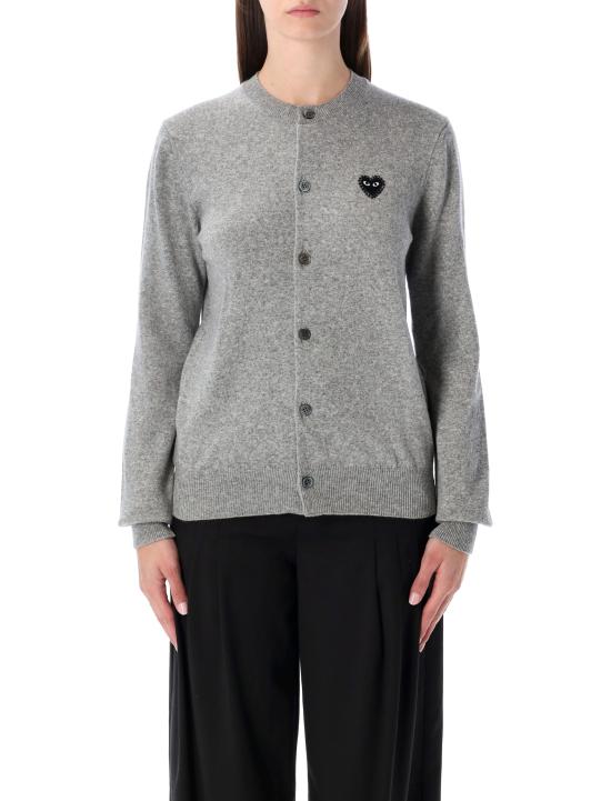 26FW 꼼데가르송 플레이 블랙 하트 x 라인스톤 라운드 넥 가디건 AXN805051 2 LIGHT GREY