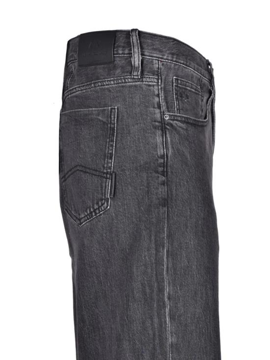 25FW 알마니 데님 클래식한 5포켓 스타일의 블랙 루즈핏  진 - ARMANI