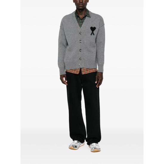 26FW 아미 하트 로고 인타르시아 V넥 가디건 UKC367 018 A273 GRAY - AMI