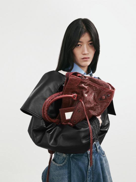 26FW 발렌시아가 르 시티 백 865760 2ACFH 6154 BERRY RED - BALENCIAGA