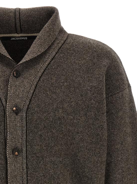 26FW 자크뮈스 가디건 26HCDM00586AK00276915 Brown - JACQUEMUS