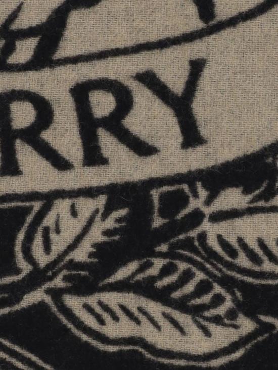 26FW 버버리 리버시블 스토미 나이트 머플러 8109374 Sand - BURBERRY