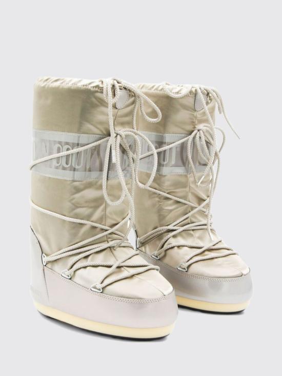 26FW 문부츠 아이콘 글랜스 플래티넘 새틴 부츠 80D1401680 B003 Gold - MOON BOOT