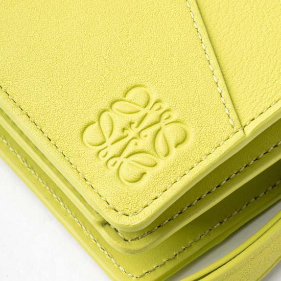  로에베 지갑 퍼즐 엣지 컴팩트 지퍼  아니스 그린 - LOEWE