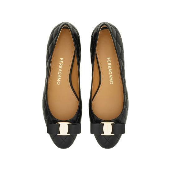  살바토레 페라가모 플랫 슈즈 페라가모 바리나 퀼팅 나파 가죽 발레 플랫 블랙 - SALVATORE FERRAGAMO