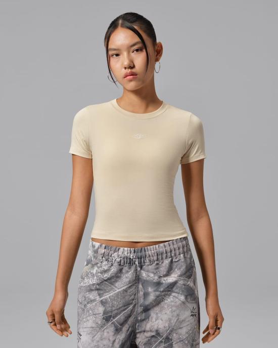  나이키 반팔 티셔츠 IV5348 272 DOM