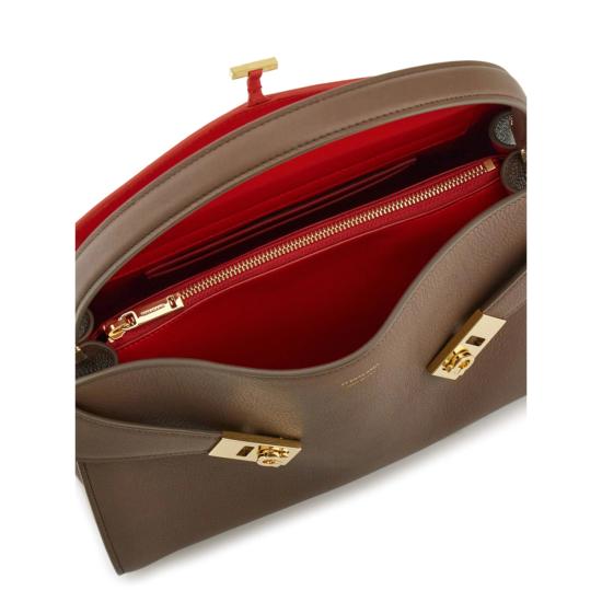  살바토레 페라가모 가방 페라가모 클레어 송아지 가죽 숄더백 뉴트럴 컬러 - SALVATORE FERRAGAMO