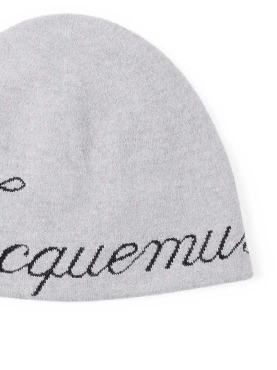 26FW 자크뮈스 모자 26EACU00811AK00286 GREY 950 - JACQUEMUS