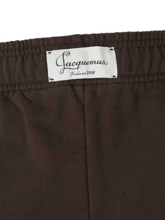 26FW 자크뮈스 스트레이트 팬츠 26HPAU00286AJ00325 DARK BROWN 1 881 - JACQUEMUS