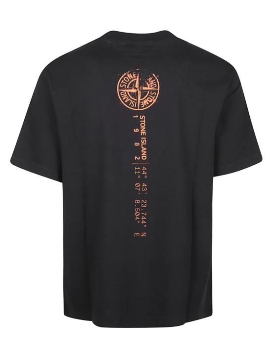 26FW 스톤 아일랜드 그래픽 프린트 오가닉 코튼 반팔 티셔츠 L2 S15 21000 01 S0533 Black - STONE ISLAND