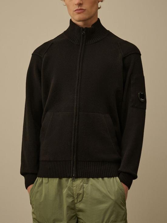 27FW 씨피 컴퍼니 가디건 RFCMKN708A110149A 999 BLACK - C.P. COMPANY