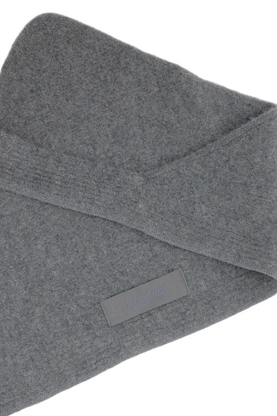  자크뮈스 르 샤를 그로 그레인 숄 ACU00669AK00227970 Grey - JACQUEMUS