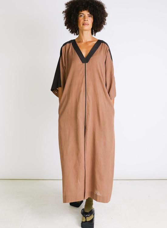  시크 콜렉티브 롱 원피스 Seek Collective Rhadika Caftan Mocha/Black - SEEK COLLECTIVE