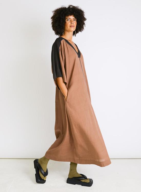  시크 콜렉티브 롱 원피스 Seek Collective Rhadika Caftan Mocha/Black - SEEK COLLECTIVE