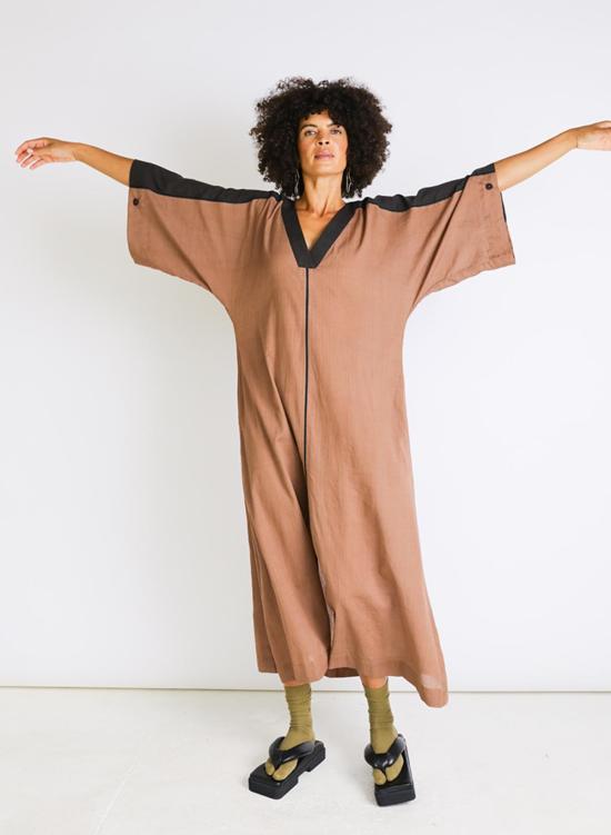  시크 콜렉티브 롱 원피스 Seek Collective Rhadika Caftan Mocha/Black - SEEK COLLECTIVE