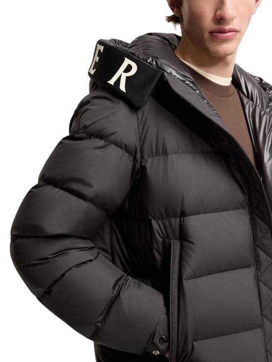  몽클레어 패딩 01a080c3 c59e 7837 acfd 849b838b3aa2 - MONCLER