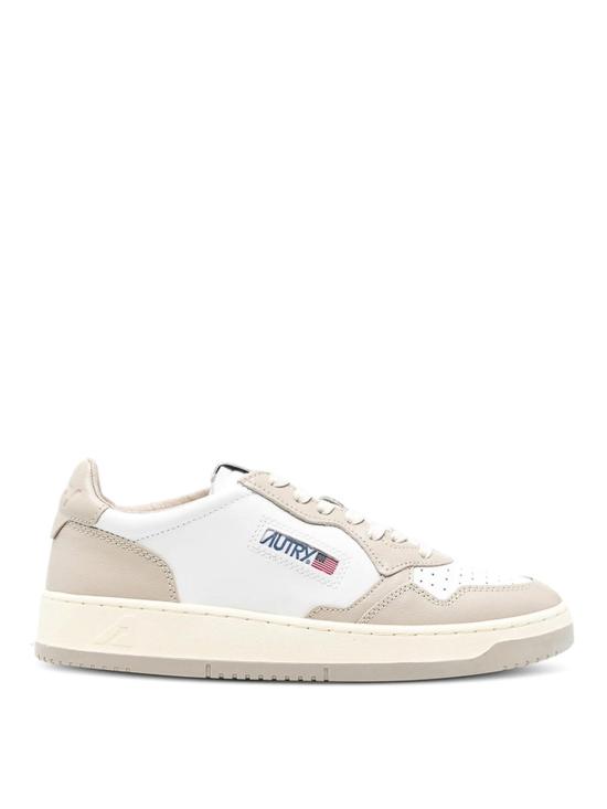 26FW 오트리 메달리스트 로우 스니커즈 AULMWB67 WHITE