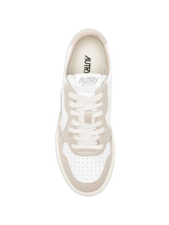 26FW 오트리 메달리스트 로우 스니커즈 AULMWB67 WHITE - AUTRY