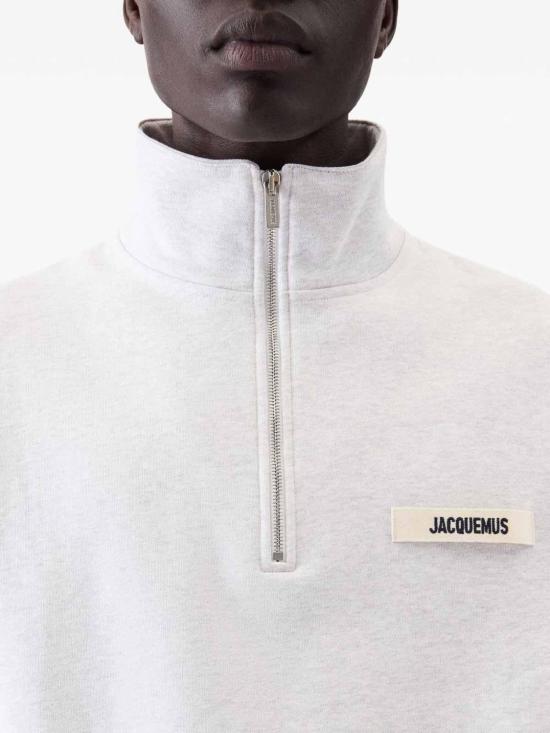 26FW 자크뮈스 하프 집업 스웨트 셔츠 SSM00313AJ00174951 GREY - JACQUEMUS
