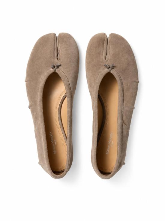 26FW 마르지엘라 타비 발레리나 스웨이드 플랫 슈즈 S58WZ0127P7854 T2146 TAUPE - MAISON MARGIELA