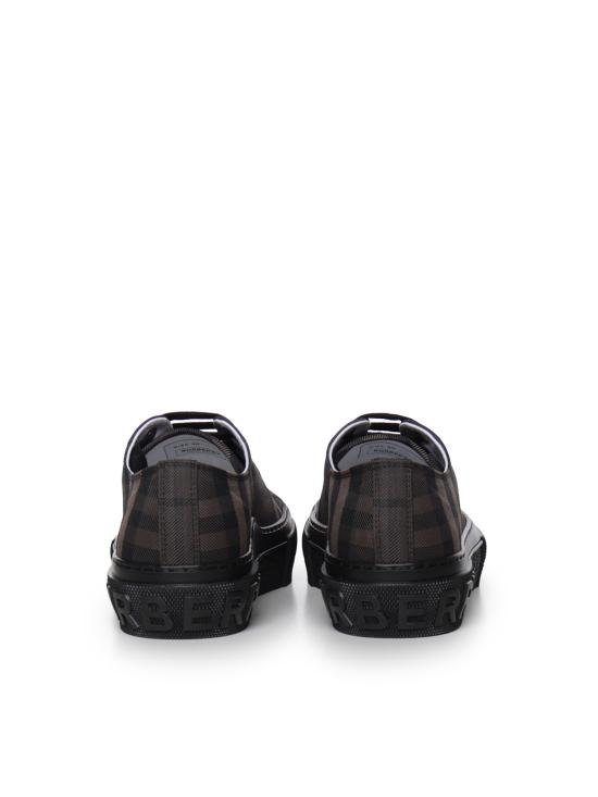 26FW 버버리 스니커즈 8130986 A1001 DARK BROWN - BURBERRY