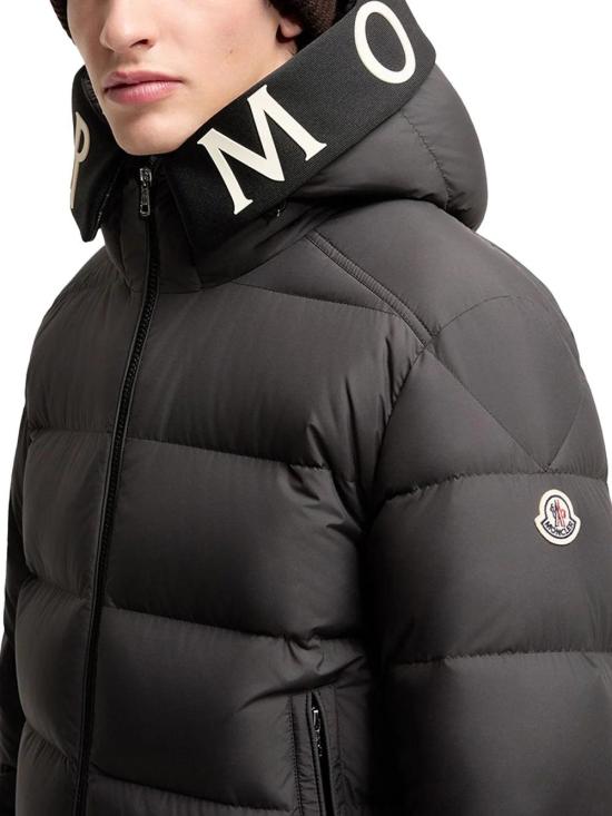  몽클레어 패딩 01a080c3 c59e 7837 acfd 849b838b3aa2 - MONCLER