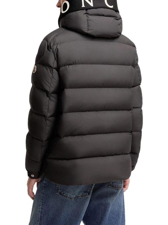  몽클레어 패딩 01a080c3 c59e 7837 acfd 849b838b3aa2 - MONCLER