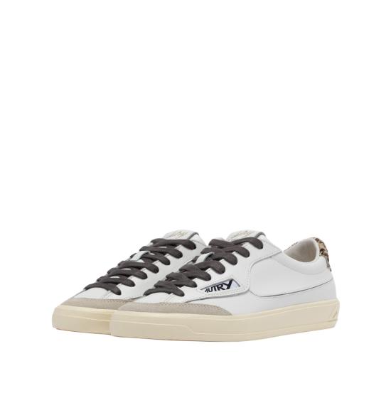 26FW 오트리 WINDSCAPE 로우 스니커즈 스웨이드 SCLWJU04 WHT LEOPRINT - AUTRY