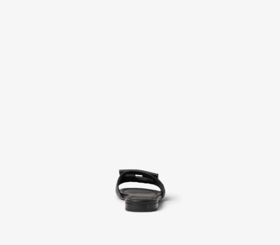 26FW 펜디 바게트 시에나 레더 슬라이드 8R8136 AQY2F0QA1 BLACK - FENDI