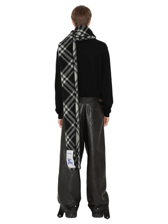  버버리 머플러/스카프 01a03d6a dfa8 7e03 9b8a c8fc3442a6a6 BLACK - BURBERRY
