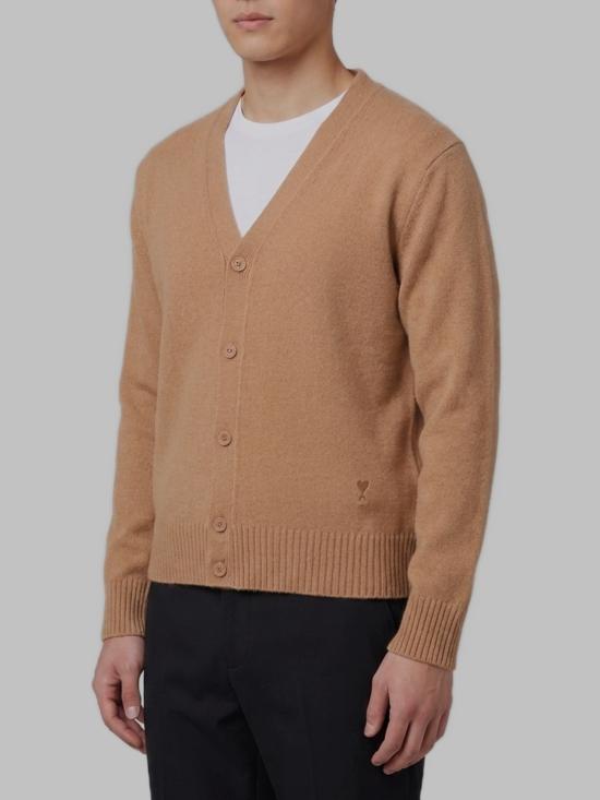 26FW 아미 가디건 HKC364 005 280 CAMEL DOM - AMI