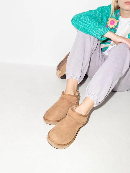 26FW 어그 클래식 울트라 미니 앵클 1116109 MUTED MUSTARD DOM - UGG
