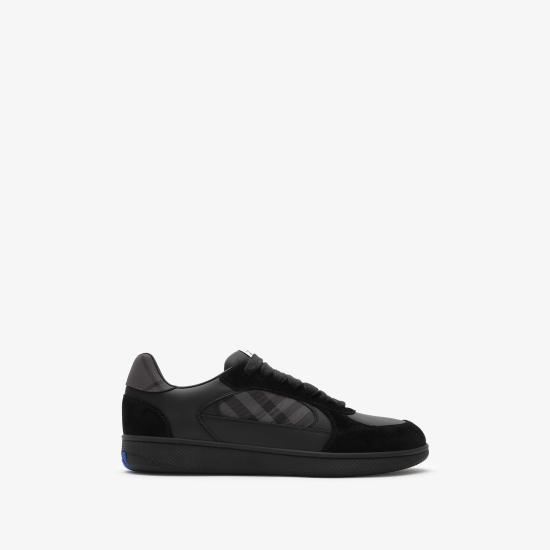 26FW 버버리 스니커즈 8127508 BLACK DOM