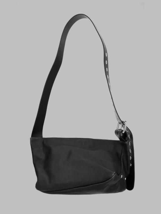 26FW 비비안웨스트우드 미디엄 라인백 그레인 레더 숄더백 4803001CW L00EQP410 BLACK - VIVIENNE WESTWOOD