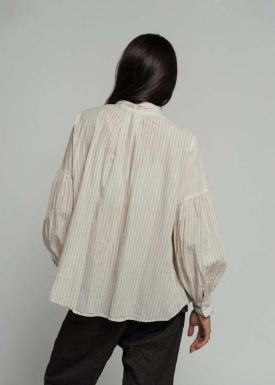  파드칼레 블라우스 Pas De Calais 도비 스트라이프 보우 타이  아이보리 - PAS DE CALAIS