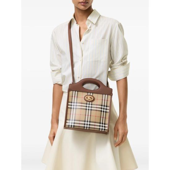 26FW 버버리 가방 8128442 LL MN POCK A7026 BEIGE - BURBERRY