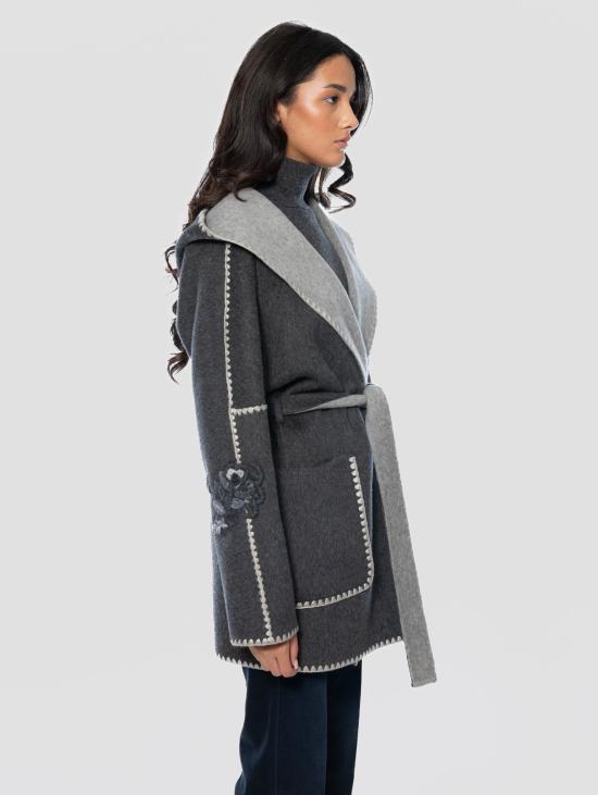 26FW 에르마노 피렌제 코트 Cappotto Vestaglia con Profili 크로셰와 Ricami 무연탄 - ERMANNO FIRENZE