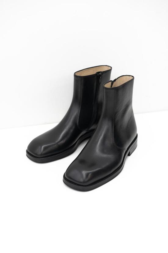 26FW 르메르 지퍼 앵클 샤이니 레더 부츠 FO0236 LL0106 999 BLACK DOM - LEMAIRE
