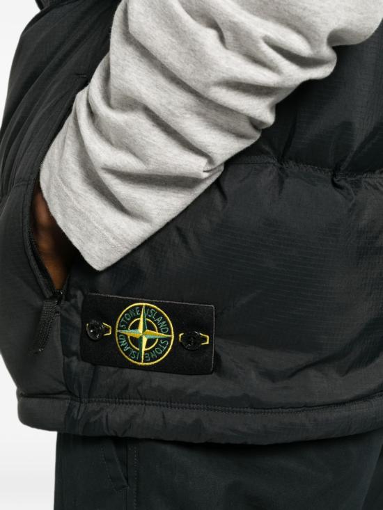 26FW 스톤 아일랜드 매트 립스탑 코듀라 어드밴스드 패브릭스 집 포켓 라이트웨이트 다운 베스트 L2S15G100004 S0483V0029 BLACK - STONE ISLAND