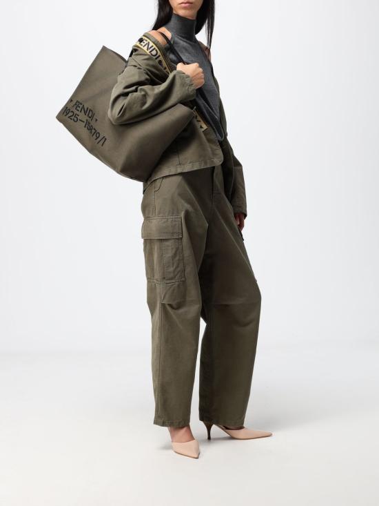 26FW 펜디 롤 라지 스텐실 프린트 캔버스 백 롤 라지 스텐실 프린트 캔버스 백 7VA704B209 F0ZPQ Military - FENDI