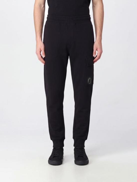 26FW 씨피 컴퍼니 다이애그널 레이즈드 플리스 카고 렌즈 스웨트팬츠 RCCMSP717A005086W 999 Black