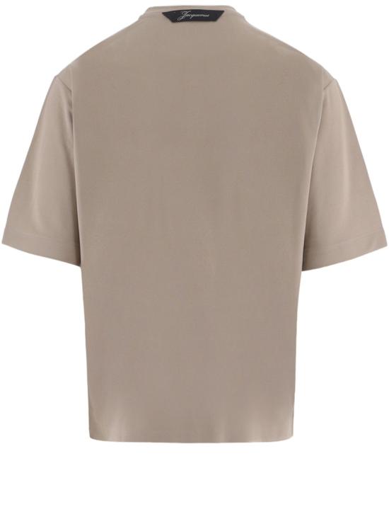 26FW 자크뮈스 롱 카레 반팔 티셔츠 TSM00578AJ00254150 Neutrals - JACQUEMUS