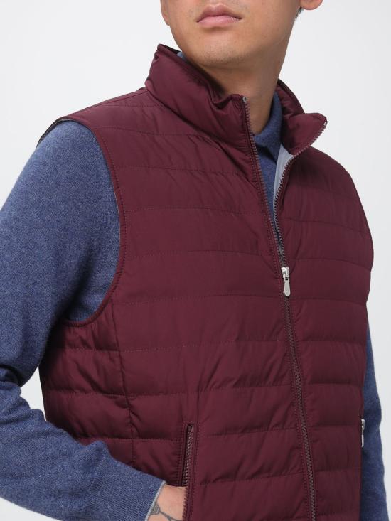 26FW 브루넬로 쿠치넬리 라이트웨이트 테크노 패브릭 다운 베스트 MV4081797 CWB13 Burgundy - BRUNELLO CUCINELLI