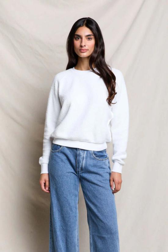  퍼펙트 화이트 티 스웨터 지기 레귤러핏 크루넥 스웨트셔츠 - PERFECT WHITE TEE