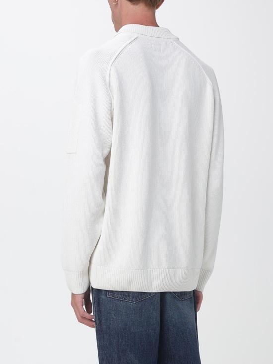 26FW 씨피 컴퍼니 셔닐 코튼 폴로 니트 21CMKN198A005558G 103 White - C.P. COMPANY