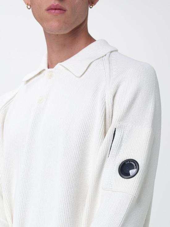 26FW 씨피 컴퍼니 셔닐 코튼 폴로 니트 21CMKN198A005558G 103 White - C.P. COMPANY