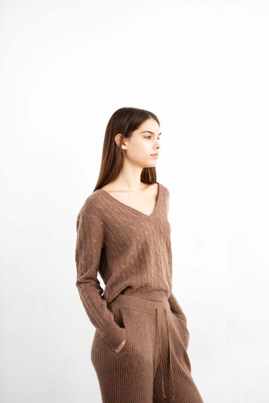  퓨어 캐시미어 엔와이씨 스웨터 퓨어캐시미어 NYC 캐시미어 케이블 브이넥  모카 - PURECASHMERE NYC